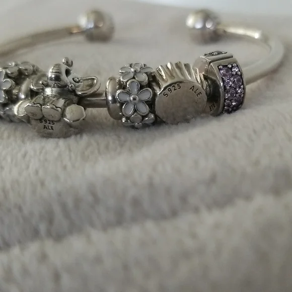 ♥️ EUC Pandora Elephant Cupcake Flower charm bracelet - Picture 6 of 9